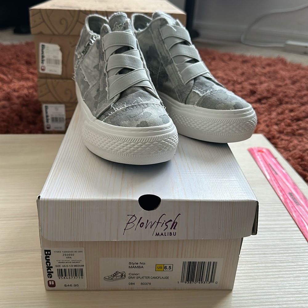 Blowfish Malibu, Style Mamba, color Gray Splatter Camoflauge, size 6.5